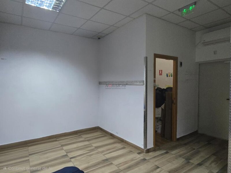 Salajan Spatiu cu vitrina generoasa, stradal cu dublu acces